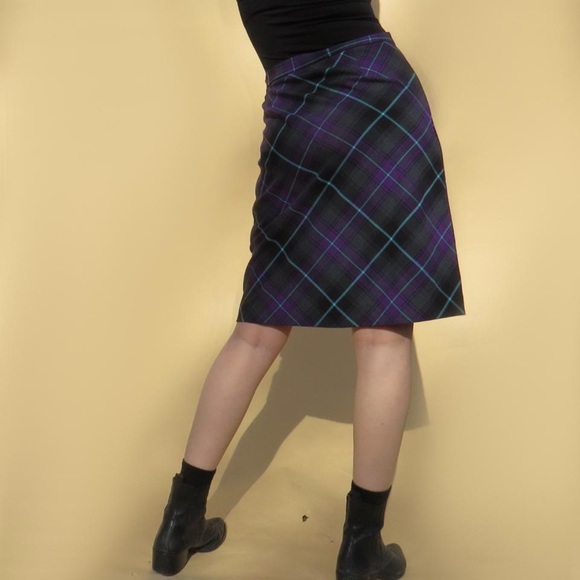 Y2K Purple Plaid Skirt - Picture 4 of 4
